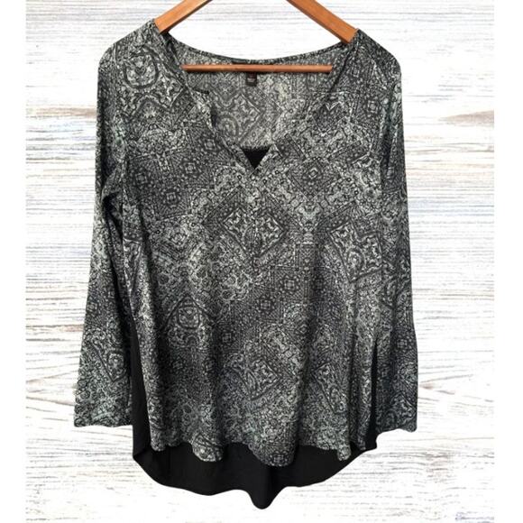 Rock & Republic Tops - Rock & Republic Blue & Black Silver Print V Neck Tunic Roll Tab Sleeves Medium